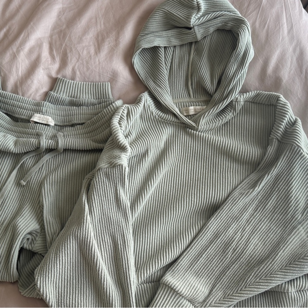 Abercrombie & Fitch Ribbed Set in Light Green